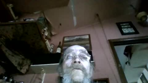 Snapshot of slimshady5265 chatting on 01/18/26, 03:05 slimshady5265 online show from 01/18/26, 03:05