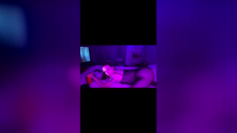 Snapshot of slimsodangerous chatting on 04/04/26, 12:42 slimsodangerous online show from 04/04/26, 12:42