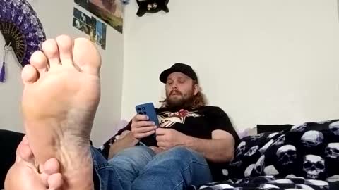 Snapshot of slobberycocklove chatting on 05/23/26, 07:40 Mr King Feet 69 online show from 05/23/26, 07:40