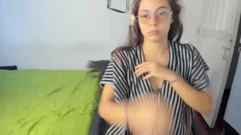 Snapshot of slone03 chatting on 04/06/26, 10:54 slone03 online show from 04/06/26, 10:54