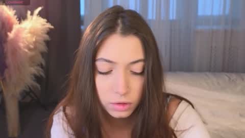 Emilia online show from 11/24/25, 12:16