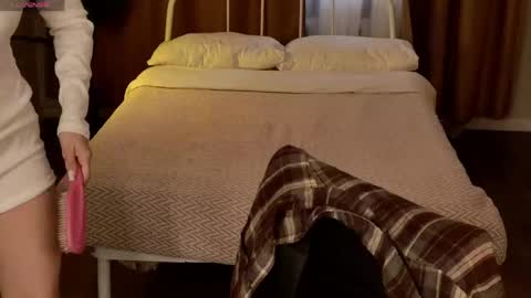 Emilia online show from 05/19/26, 12:22