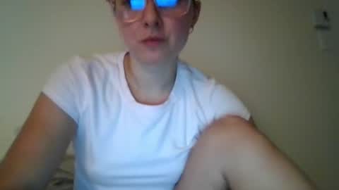 Snapshot of slupowskibabexo chatting on 07/27/26, 10:28 alicjateenpolish online show from 07/27/26, 10:28