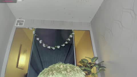 Paola  online show from 02/11/25, 05:29