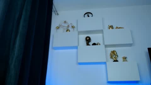 Ariana online show from 12/18/25, 07:25