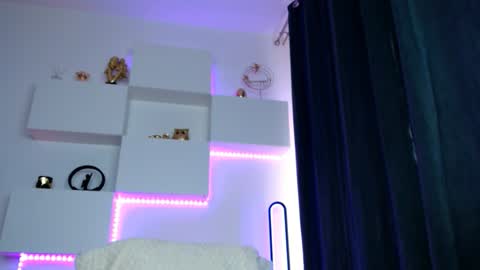 Ariana online show from 03/16/26, 07:34