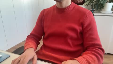 Snapshot of slutguy81 chatting on 03/12/26, 01:28 Slutguy81 online show from 03/12/26, 01:28