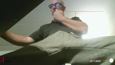  SLUTIAM   online show from 01/21/25, 08:11