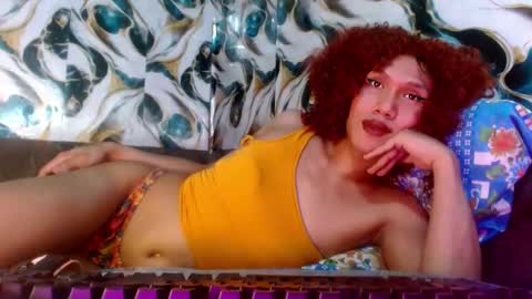 Snapshot of slutqueen_raz chatting on 02/25/26, 11:31 Raz online show from 02/25/26, 11:31