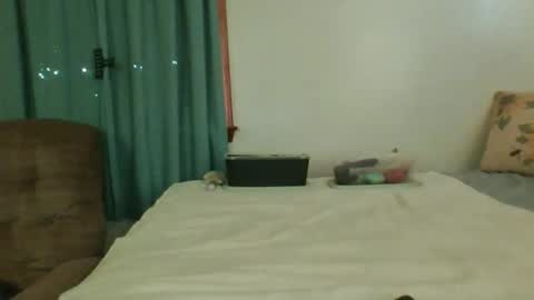 Snapshot of sluttamer72 chatting on 04/27/26, 12:47 Jade and Thomas online show from 04/27/26, 12:47
