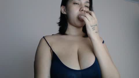 Sofia online show from 05/04/26, 01:56