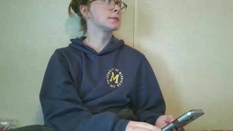 Snapshot of slutty_redhead3 chatting on 10/22/25, 04:18 Slutty redhead3 online show from 10/22/25, 04:18