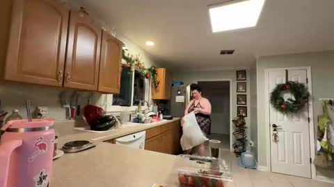 Snapshot of sluttychasity chatting on 01/13/26, 12:16 sluttychasity online show from 01/13/26, 12:16