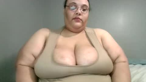 Snapshot of sluttyjess31 chatting on 06/23/26, 11:25 Jessica online show from 06/23/26, 11:25