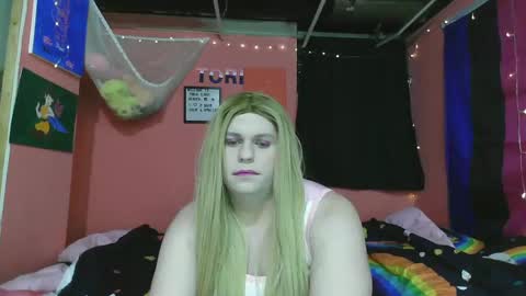 Snapshot of sluttytorismith chatting on 02/04/25, 06:04 Tori Smith online show from 02/04/25, 06:04