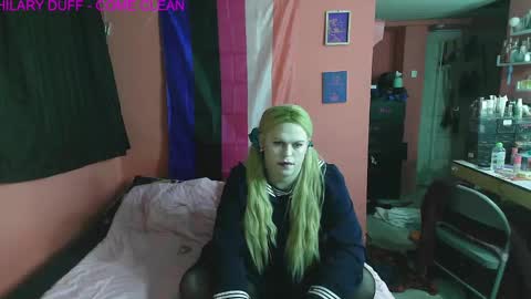 Snapshot of sluttytorismith chatting on 02/20/25, 05:12 Tori Smith online show from 02/20/25, 05:12