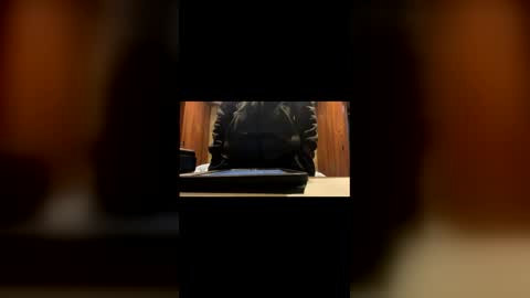 Snapshot of slyneck chatting on 04/05/26, 01:19 slyneck online show from 04/05/26, 01:19