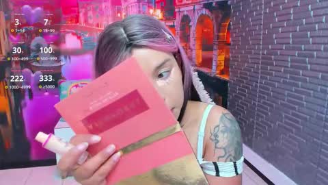 Mariana Torres online show from 10/25/25, 01:51