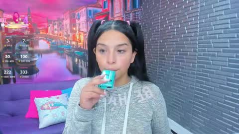 Mariana Torres online show from 12/18/25, 01:50