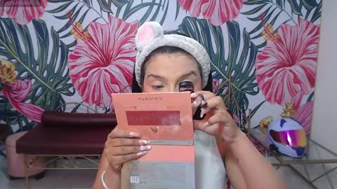 Mariana Torres online show from 04/12/26, 01:05