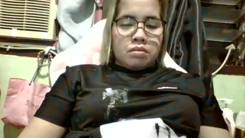 Lovewella online show from 09/20/25, 01:23