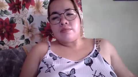 Lovewella online show from 10/25/25, 04:09