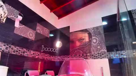 Small Hot19 online show from 10/24/25, 09:38