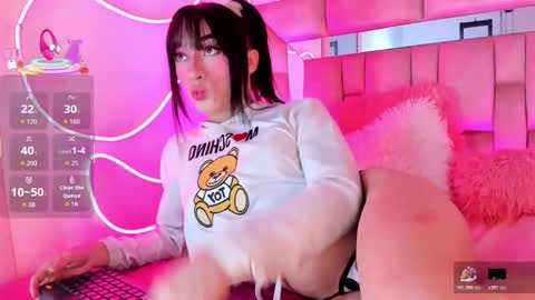 Small Hot19 online show from 10/25/25, 11:07