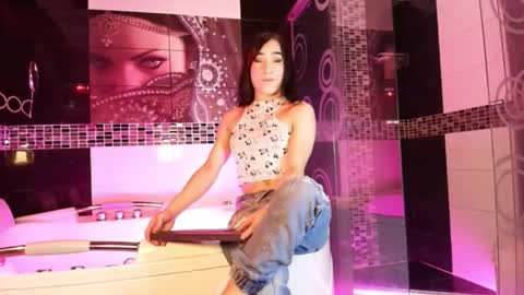 Small Hot19 online show from 03/05/26, 11:39