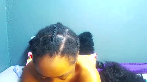 smallboobsxx online show from 05/17/26, 05:16