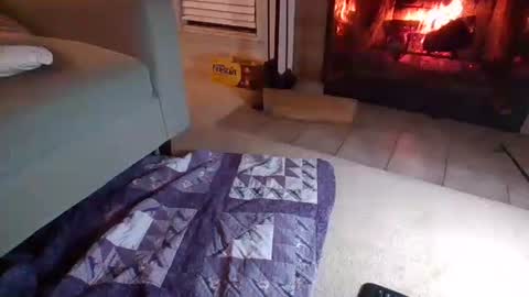 Snapshot of smallguyx chatting on 10/26/25, 01:55 smallguyx online show from 10/26/25, 01:55