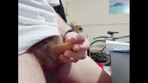Snapshot of smallhairyuncut chatting on 10/23/25, 06:17 Small Hairy Uncut online show from 10/23/25, 06:17