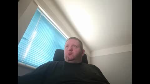 smallone19832 online show from 02/27/25, 10:37