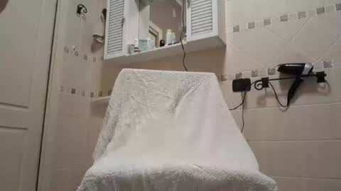 smallone8825 online show from 12/21/25, 07:37