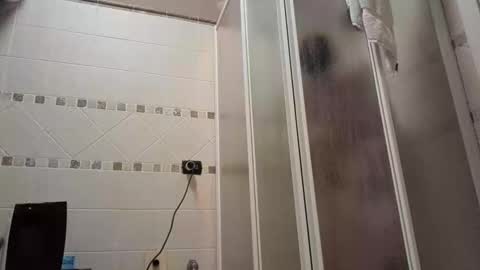 smallone8825 online show from 04/15/26, 05:42