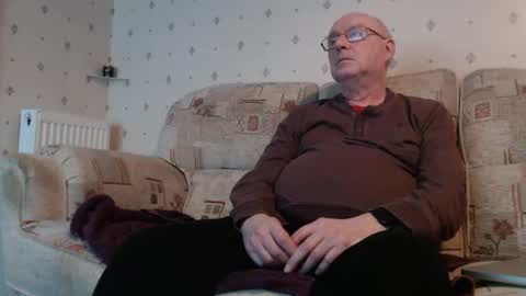 Snapshot of smallsteve562 chatting on 02/08/26, 07:39 Steve online show from 02/08/26, 07:39