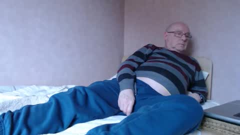 Snapshot of smallsteve562 chatting on 02/12/26, 12:44 Steve online show from 02/12/26, 12:44