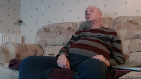 Snapshot of smallsteve562 chatting on 02/15/26, 07:21 Steve online show from 02/15/26, 07:21