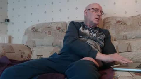 Snapshot of smallsteve562 chatting on 03/30/26, 07:04 Steve online show from 03/30/26, 07:04