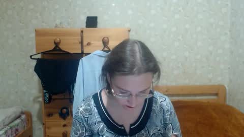 smart_rose online show from 12/17/25, 05:19