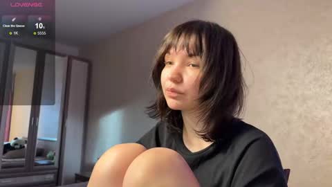 Snapshot of smartcoolgirl chatting on 11/17/25, 09:59 Jess online show from 11/17/25, 09:59