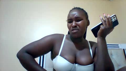 Snapshot of smartqueen1 chatting on 04/28/26, 02:27 Katerina online show from 04/28/26, 02:27