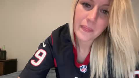 Snapshot of smexxii93 chatting on 02/03/25, 02:03 smexxii93 online show from 02/03/25, 02:03