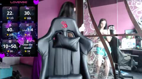 Snapshot of smile_cute_fox chatting on 04/20/26, 08:17 smile_cute_fox online show from 04/20/26, 08:17