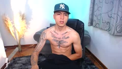 Snapshot of smileexander chatting on 10/20/25, 09:54 smileexander online show from 10/20/25, 09:54