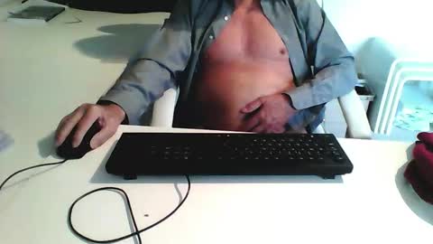 Snapshot of smilesnsmiles chatting on 03/08/26, 03:38 George online show from 03/08/26, 03:38