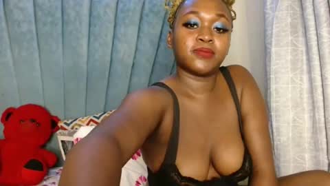 smiley_berry online show from 11/20/25, 06:29