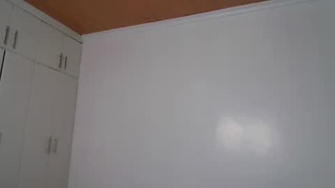 smiley luv1 online show from 12/13/25, 09:42