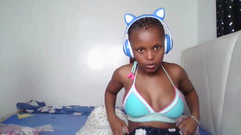 smiley luv1 online show from 01/12/26, 08:03