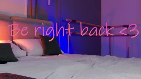 Mia online show from 02/01/25, 11:10